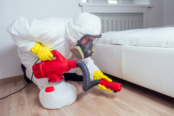 Best Exterminator Services  in Mequon, WI